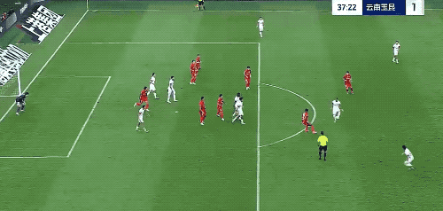 轮的情况下, 维塔尔操刀